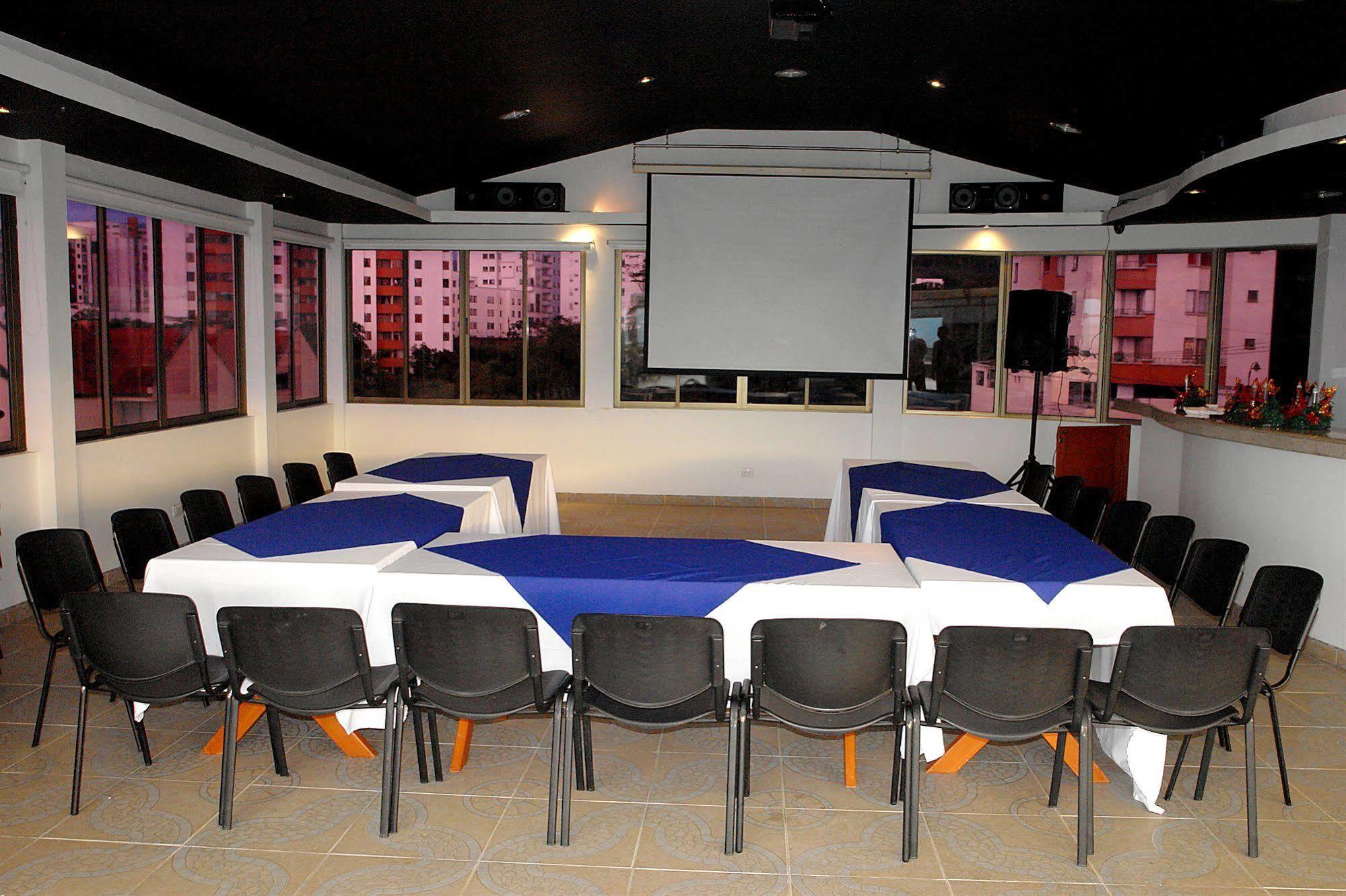 פריירה Top Deck Hotel מראה חיצוני תמונה