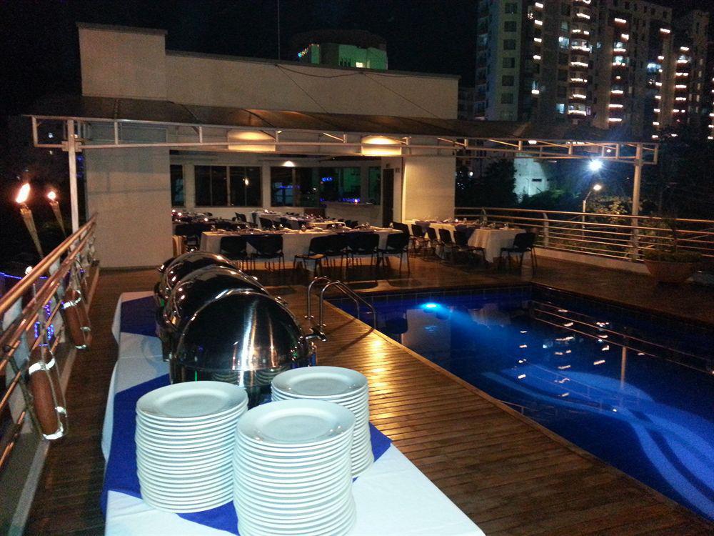 פריירה Top Deck Hotel מראה חיצוני תמונה